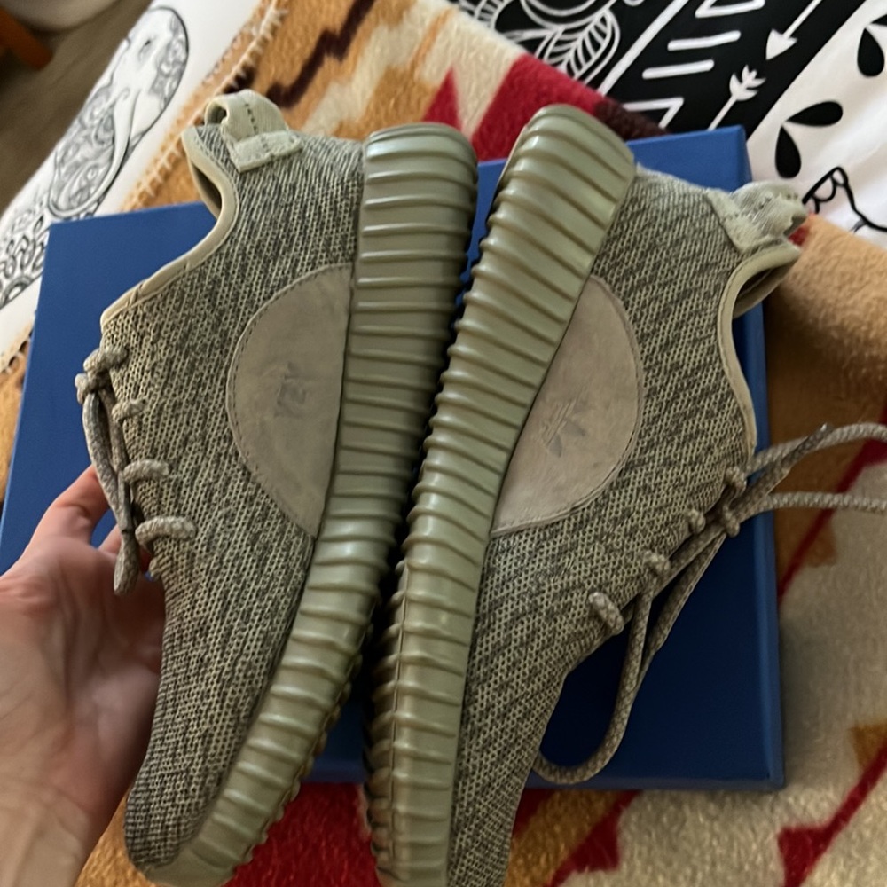 Rare Yeezy’s - Picture 4 of 10